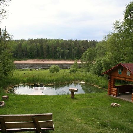 Nature Retreat "Upes Dizvietas" Krāslava 외부 사진